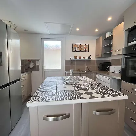 別荘 Maison En Front De Mer Avec Jardin, 9 Couchages, 4 Chambres, Cheminee - Proche Chatelaillon - Fr-1-246-693
